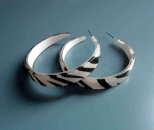 100-0717 zebra-stripe earring